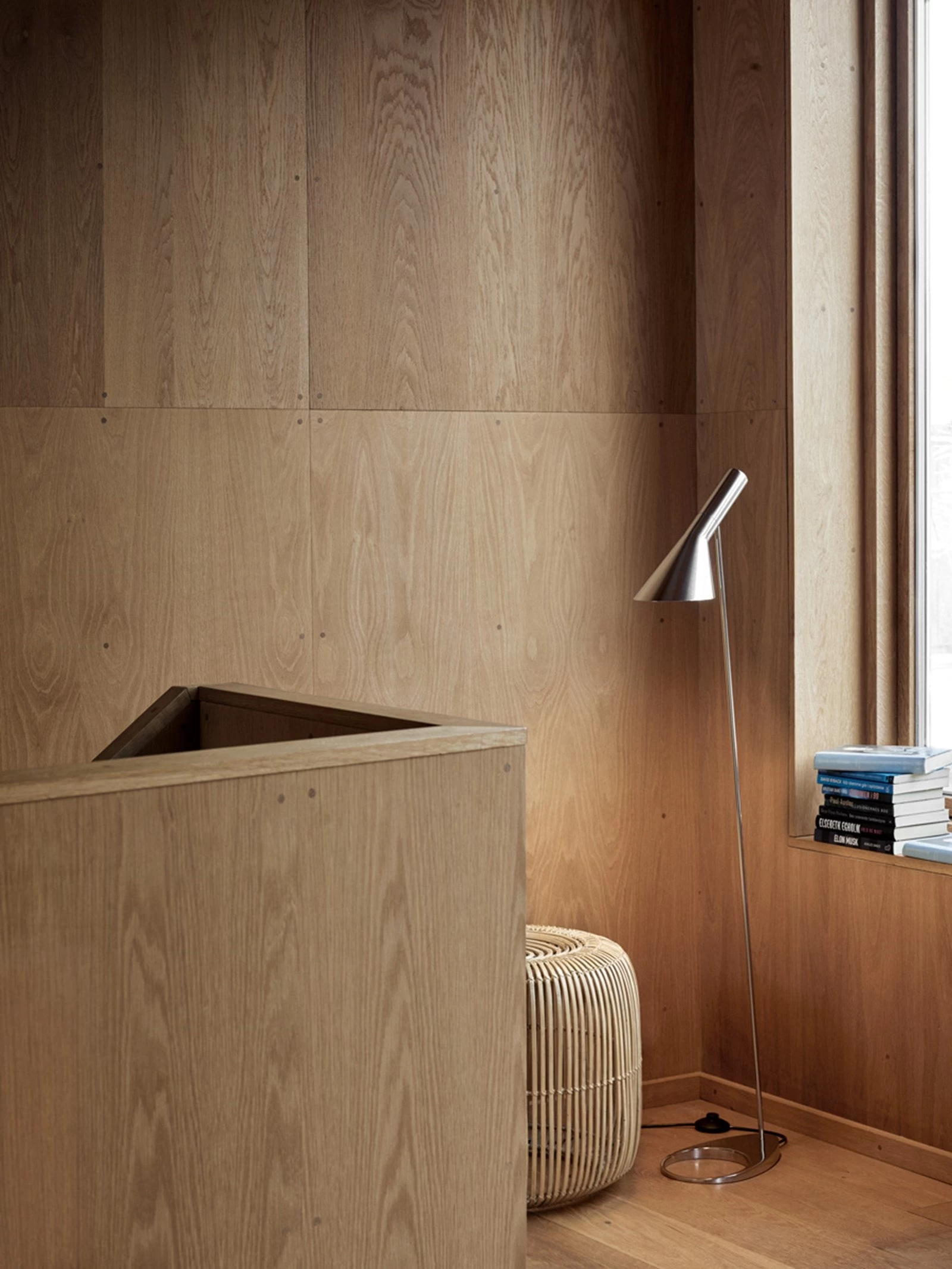 Louis Poulsen AJ Floor Lamp 8 Louis Poulsen AJ Floor Lamp - Image 6