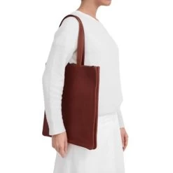 N°384 Ultrasoft Double Tote 8 N°384 Ultrasoft Double Tote -Furniture & Decoration Shop 384DOUBLE 03A DARKHONEY NONDOUBLE 3 800x removebg preview