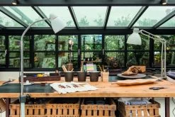 Creative Spaces For Creative Ideas -Furniture & Decoration Shop 9781864708233 28 7 600x400 1