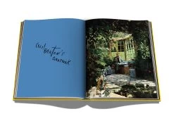 Cecil Beaton: The Art Of The Scrapbook 20 Cecil Beaton: The Art Of The Scrapbook -Furniture & Decoration Shop Cecil Beaton Spread 3 2048x ca9cde8a 6051 4ace 87f9 f6e689631071