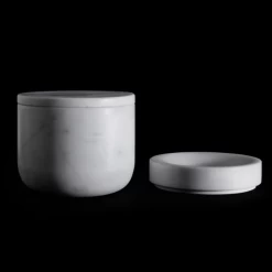 Vincent Van Duysen Bathroom Container -Furniture & Decoration Shop Schermafbeelding 2020 02 24 om 21.36.02 1024x1024 2x 577139e1 15f1 43bd b231 6e0d7f674fc5