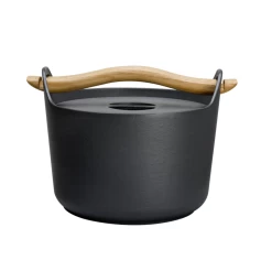Iittala Sarpaneva Cast Iron Pot