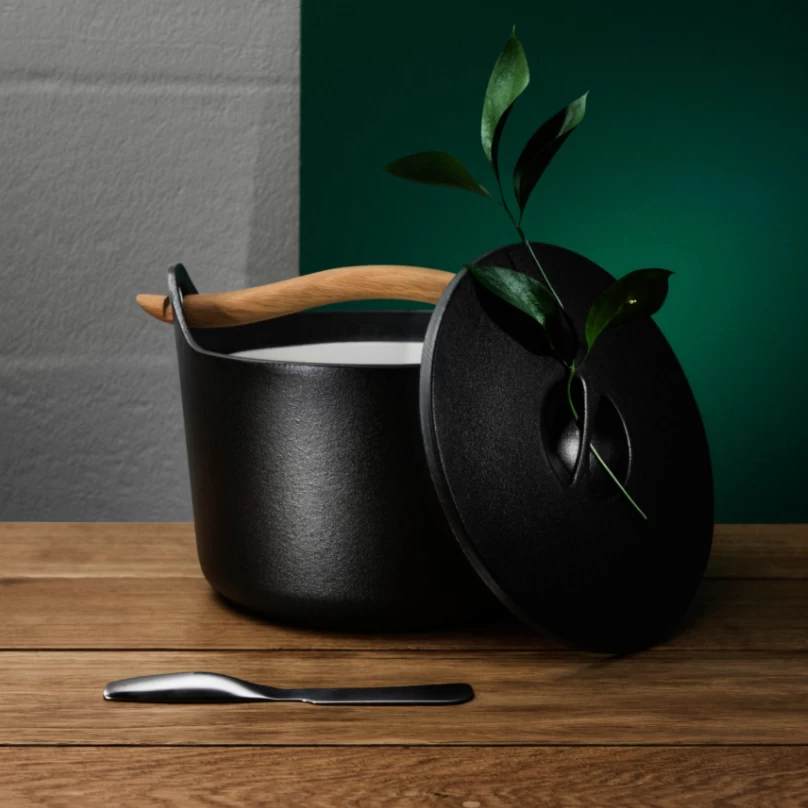 Iittala Sarpaneva Cast Iron Pot 6 Iittala Sarpaneva Cast Iron Pot - Image 4