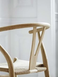 CH24 Wishbone Chair 31 CH24 Wishbone Chair -Furniture & Decoration Shop ch24 oak oil detail back 1